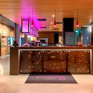 4* Отель Moxy Excel